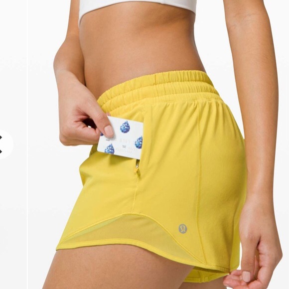 NWOT Lululemon Hotty Hot Short II *Long 4"-
Soleil - Picture 4 of 10